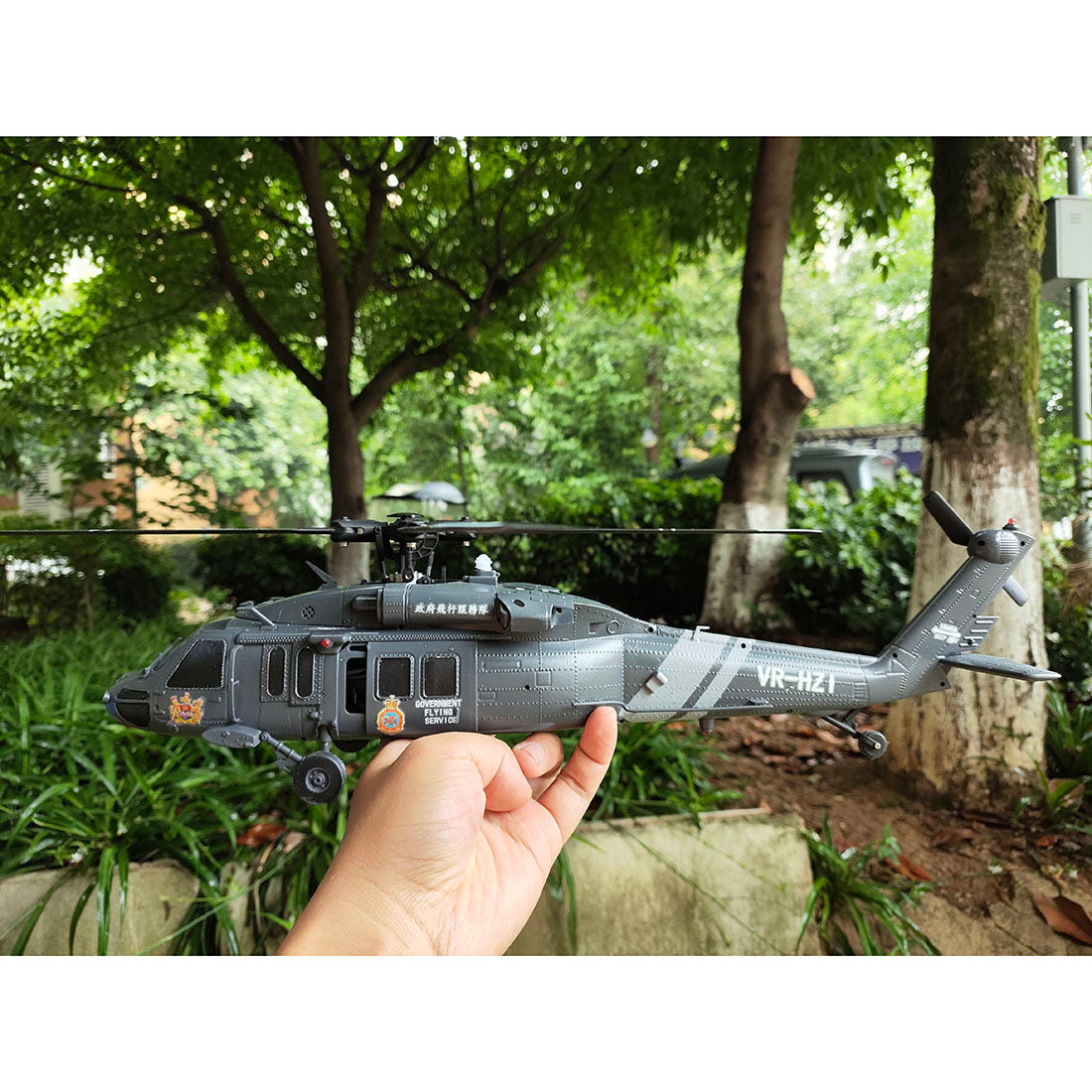 YU XIANG F09-S 1/47 2.4G 6CH Dual Brushless Direct Drive 6G/3D RC Helicopter Model (RTF)